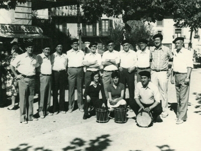 GARAI BATEKO DANTZARIAK ETA TXISTULARIAK. 1976